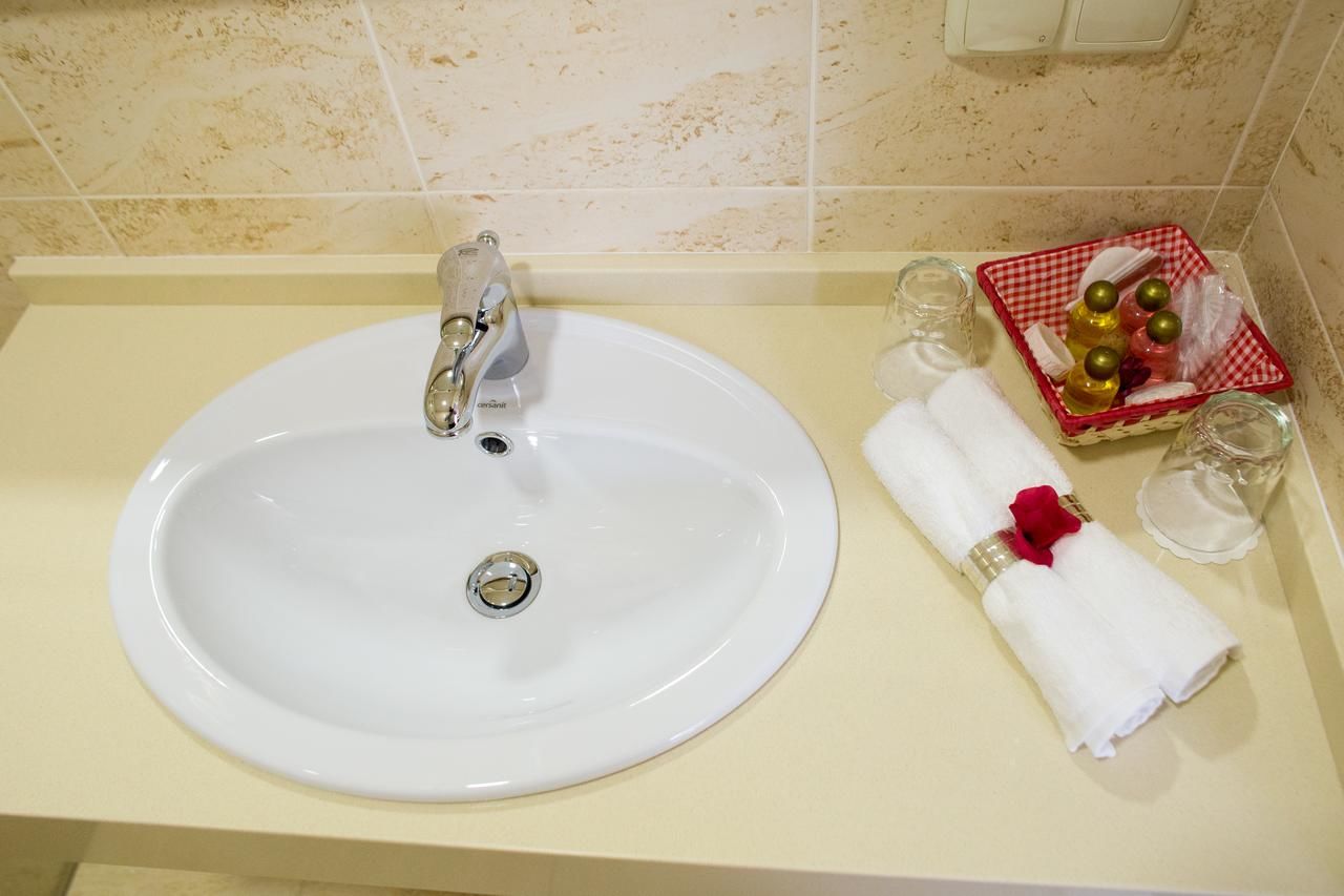 Отель Boutique Hotel Deluxe Каменец-Подольский-47