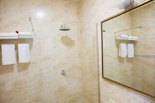 Отель Boutique Hotel Deluxe Каменец-Подольский Люкс с 2 спальнями-9