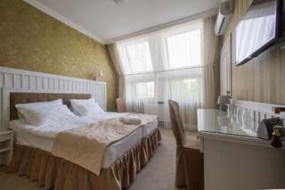 Отель Boutique Hotel Deluxe Каменец-Подольский Люкс с 2 спальнями-2
