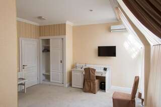 Отель Boutique Hotel Deluxe Каменец-Подольский Двухместный номер Делюкс с 1 кроватью или 2 отдельными кроватями-25