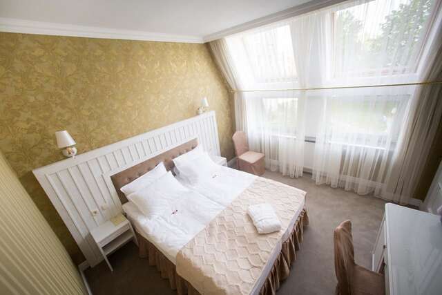 Отель Boutique Hotel Deluxe Каменец-Подольский-6